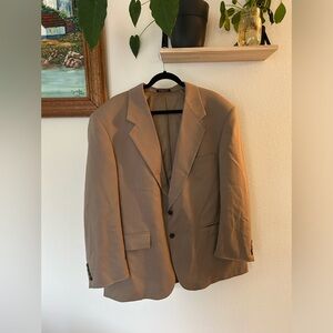 Men’s blazer- Tan with shoulder pads